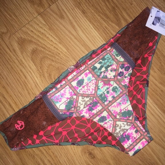 !!!SOLD!!!! Maaji bikini swimsuit set high bottoms - Picture 4 of 5